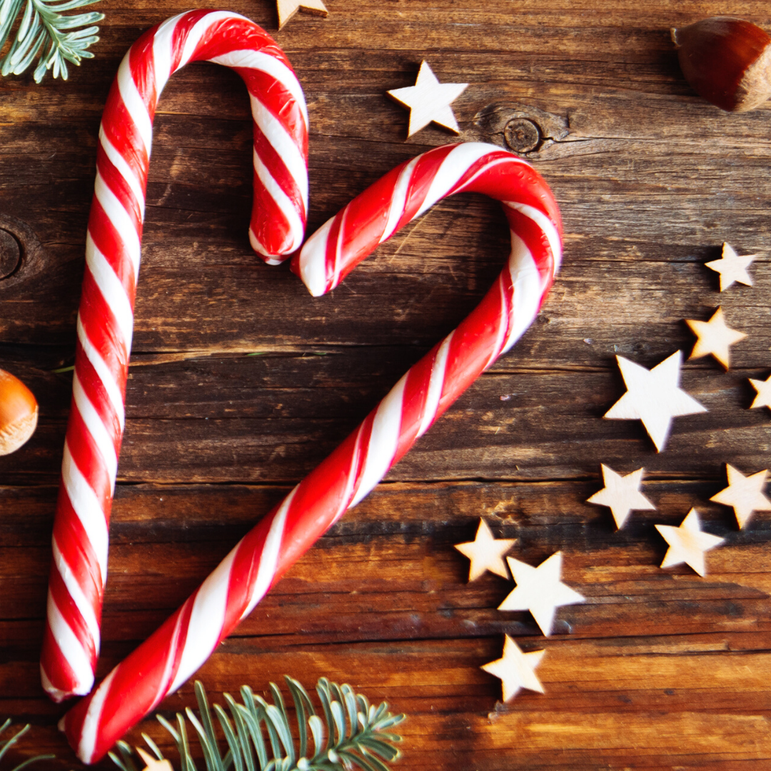 Candy Cane Heart 

ruralmom.com/2020/12/christmas-traditions-candy-canes-gingerbread-christmas-cards/html#google_vignette